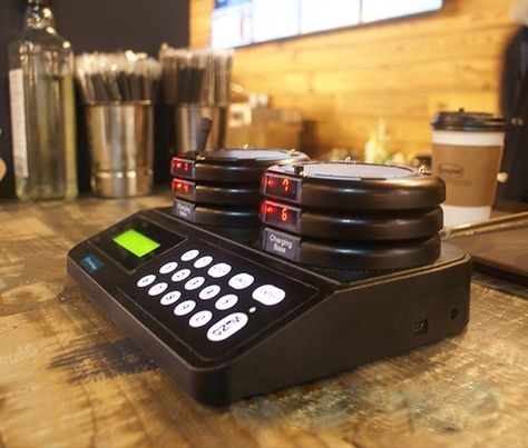 All-In-One-Gasten-Oproepsysteem-compleet-met-12-Coasters-Classic-horeca-toonbank.png BHV-oproepsystemen-voorbeeld